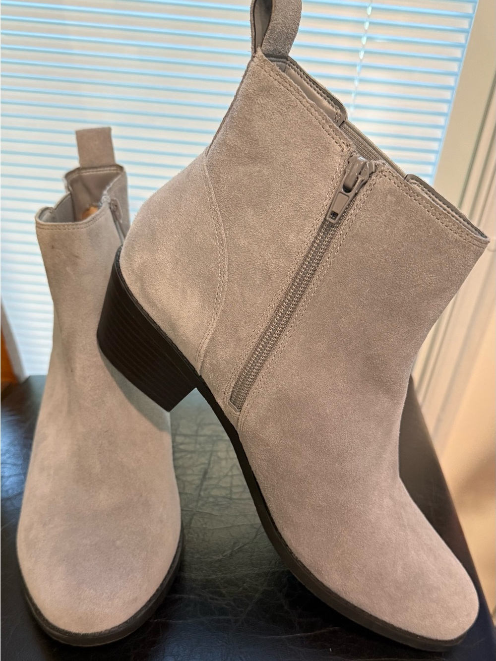 Vionic Women’s Size 10 Gray Suede Ankle Boots Side Zip Low Block Heel